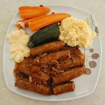 Sausages with Mash & Veggies by Kate